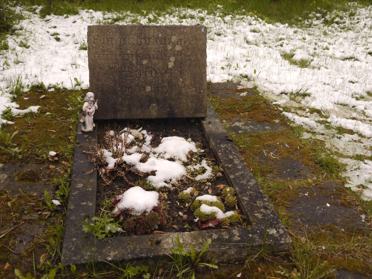 Grave in Auerstedt, Germany cemetery marked, ‘an unknown American soldier killed in March 1945.’ Courtesy: Andreas Metzmacher