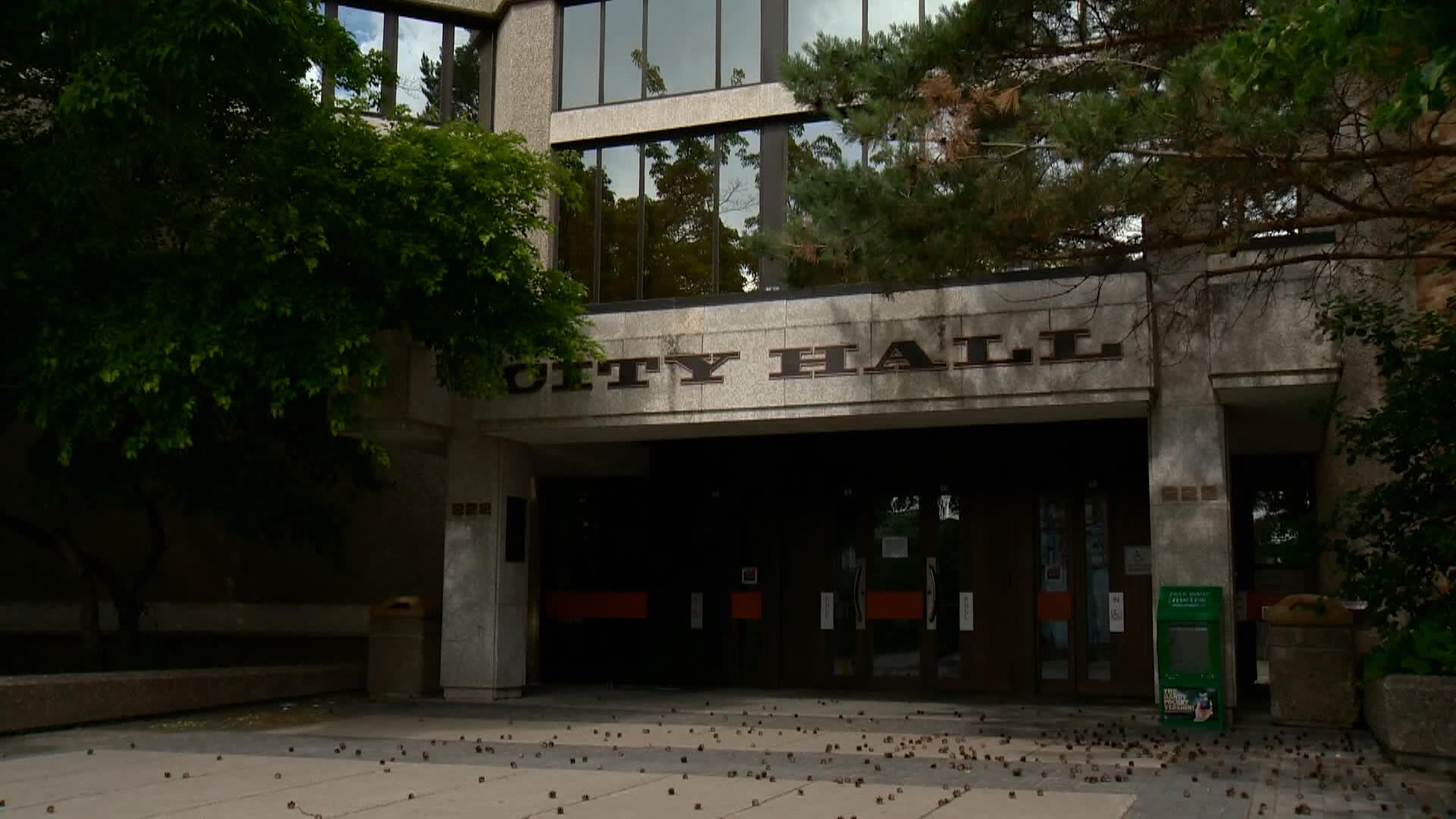 Стотици жители на Саскатун искат да се включат във връзка