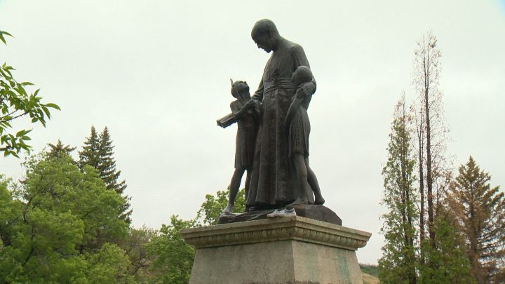 Statue of former residential school principal to be removed from Lebret,  Sask. cemetery | Globalnews.ca
