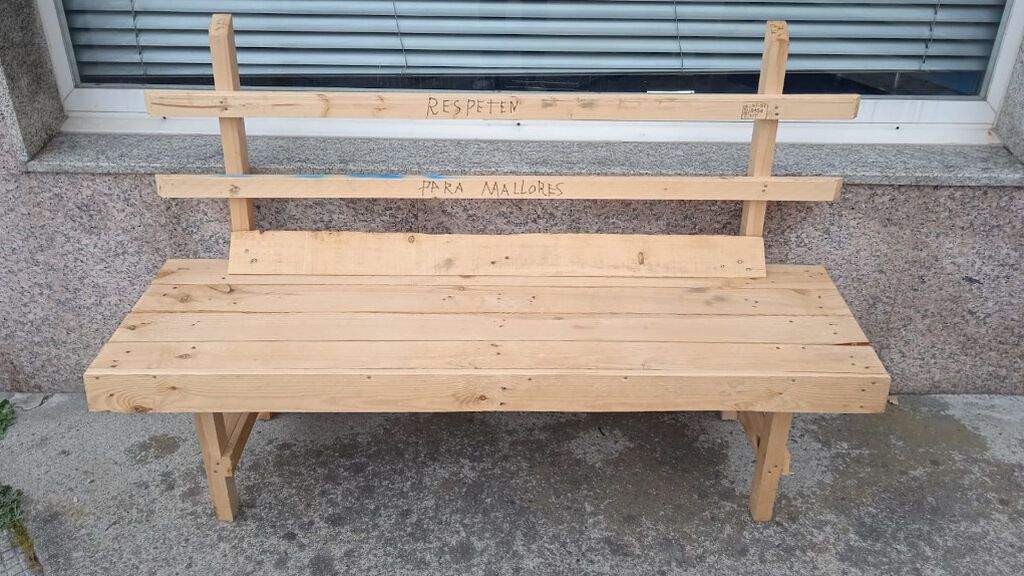 Manuel Souto's bench is shown in A Estrada, Spain.