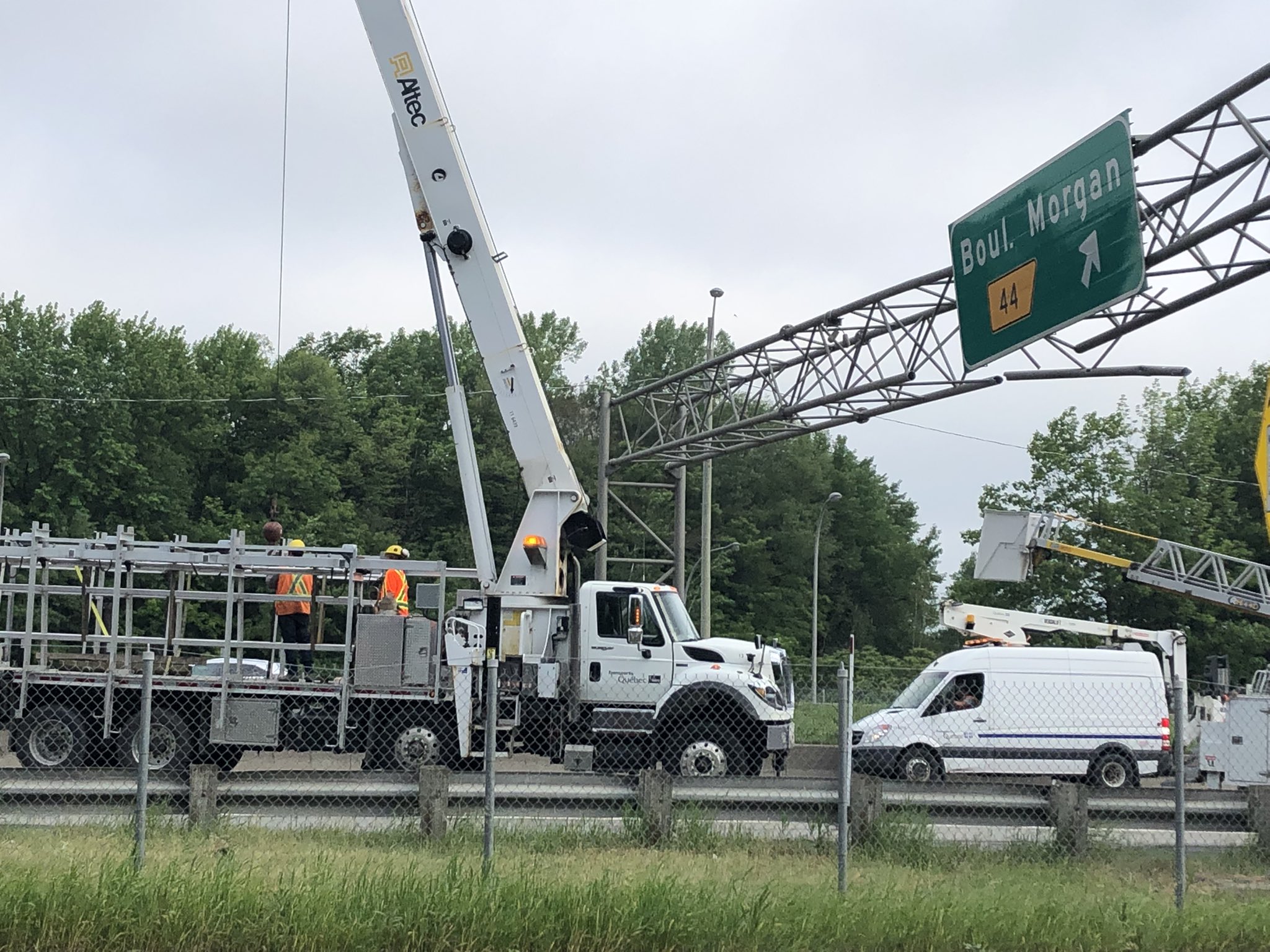 Highway 40 East Reopens In Montreal S West Island After Truck Clips   Highway 40 Montreal Closure 