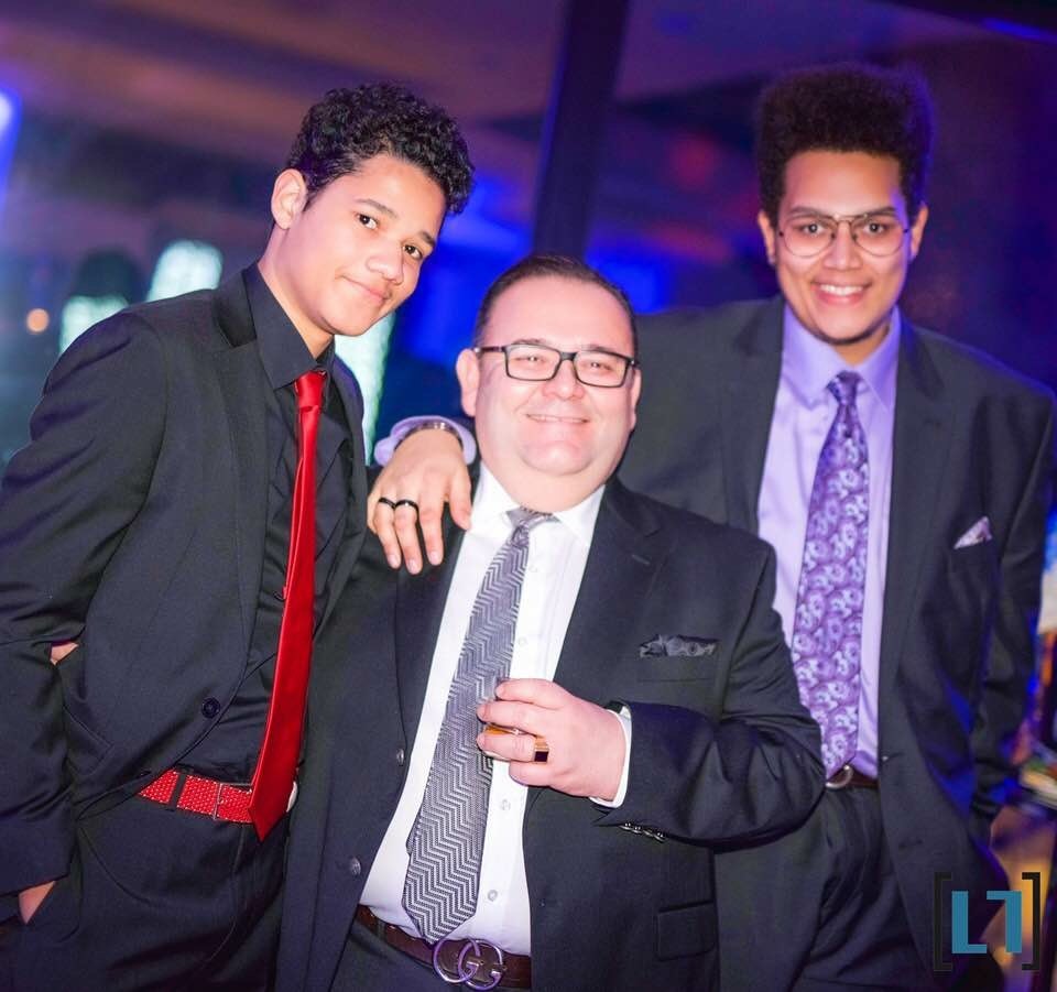 Jaime Vargas with his two sons.