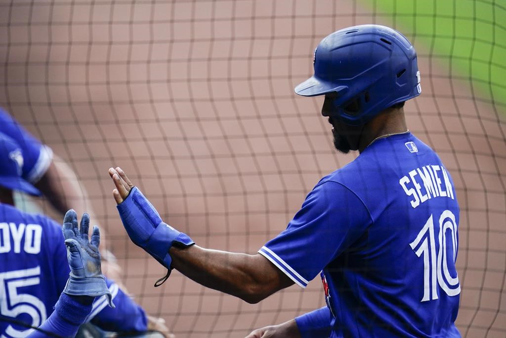 Orioles hit 4 homers in 7-4 victory over Blue Jays