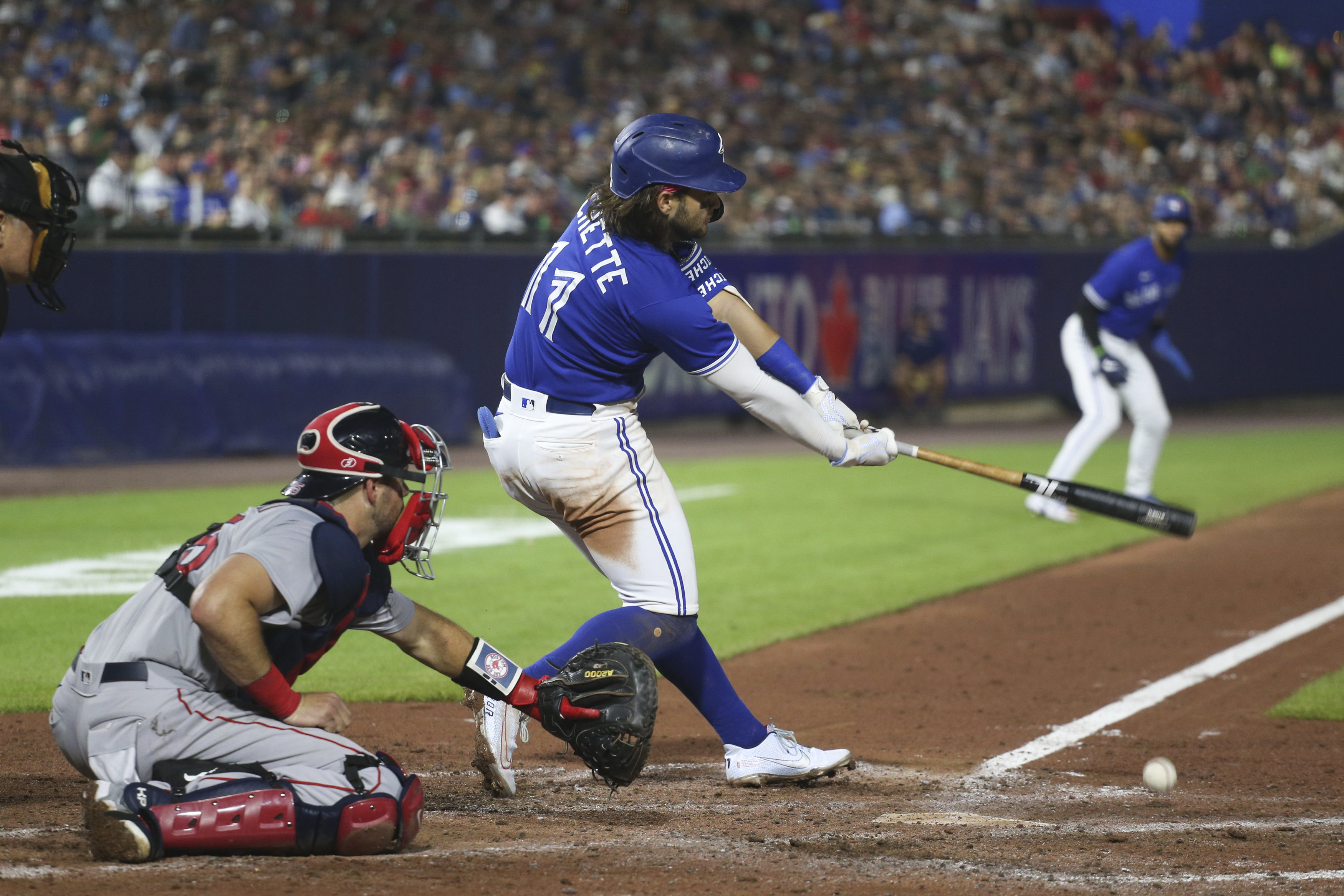 Bichette breaks tie with 1st slam, Blue Jays top Red Sox 6-2