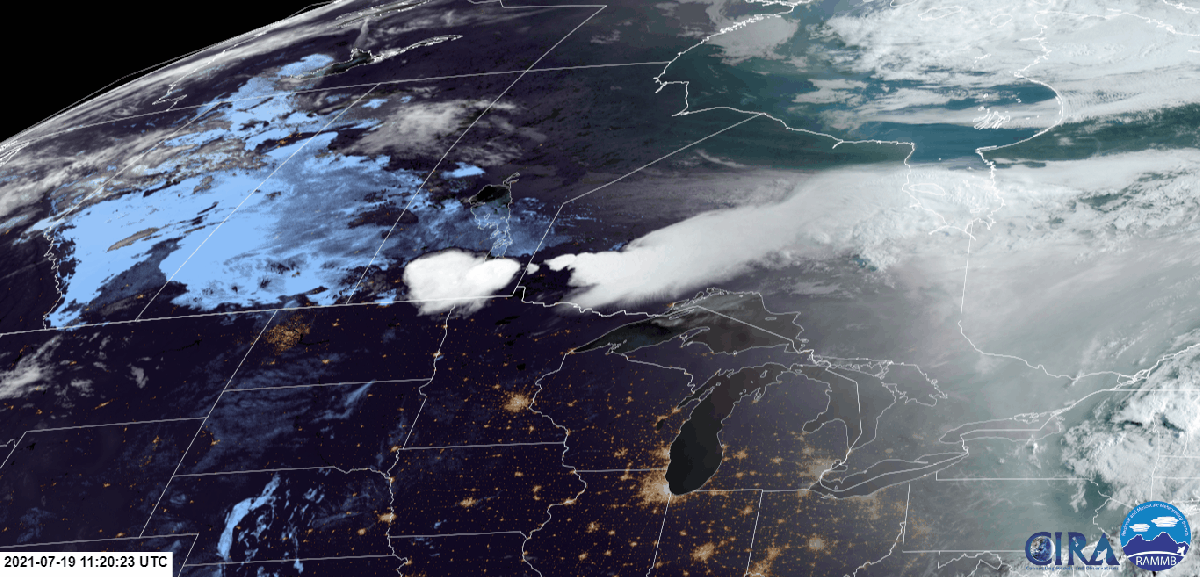 Satellite images show wildfire smoke spreading across Canada - image
