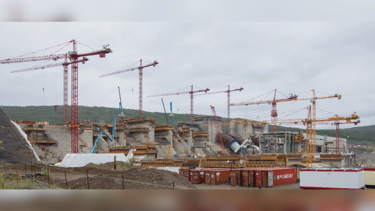 FILE. Workers at the Site C dam in northern B.C. held a touching tribute in solidarity with the victims of Kelowna's crane collapse tragedy. 