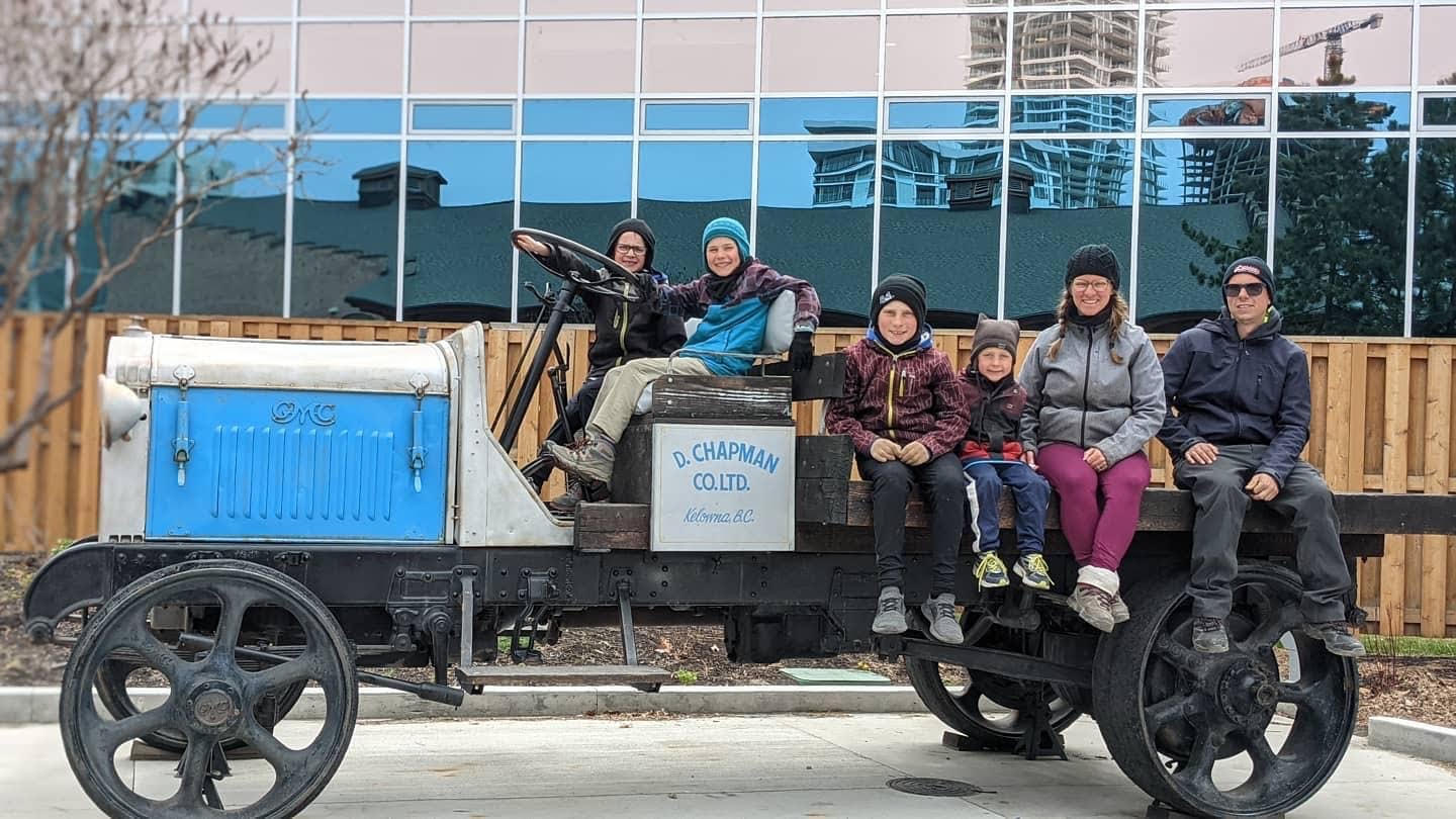 Quebec family touring the world before kids go blind