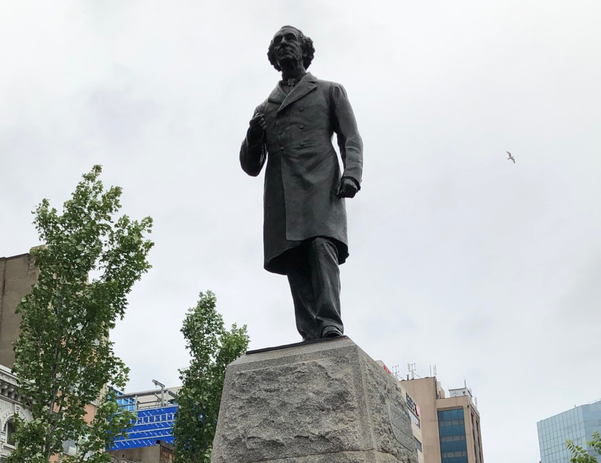 A motion to remove the statue of Sir John A. Macdonald from Gore Park has been defeated at Hamilton's emergency and community services committee.