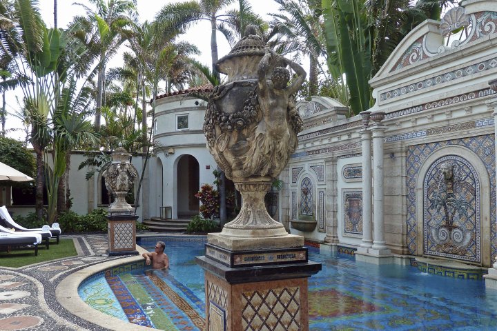 gianni's at the former versace mansion updates