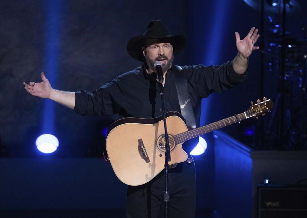 Garth Brooks fans flock to Edmonton for sold out concerts