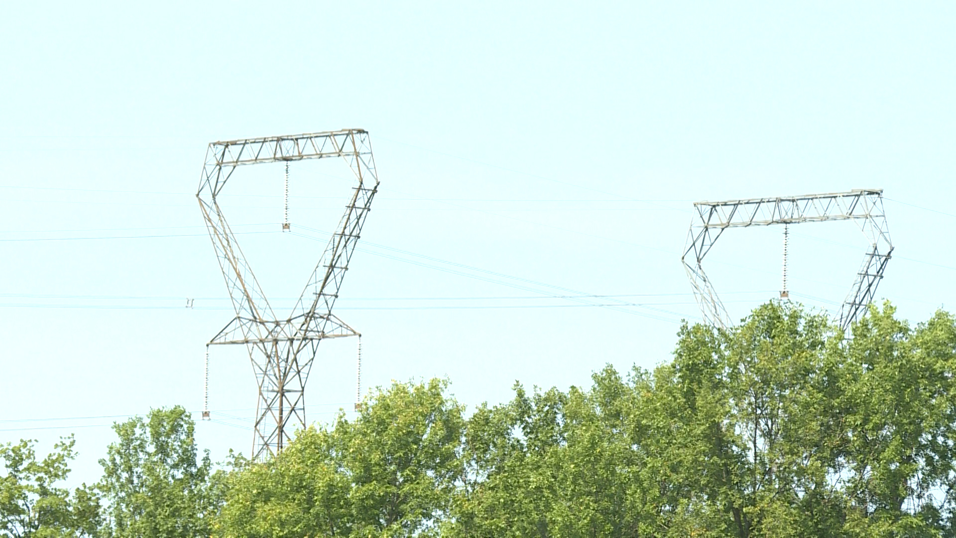 След като парламентът обяви милиони за предоставяне на мобилна свързаност