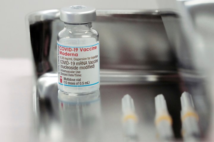 ‘Fraud is a crime’: B.C. doctor pens open letter to people asking for vaccine exemption notes