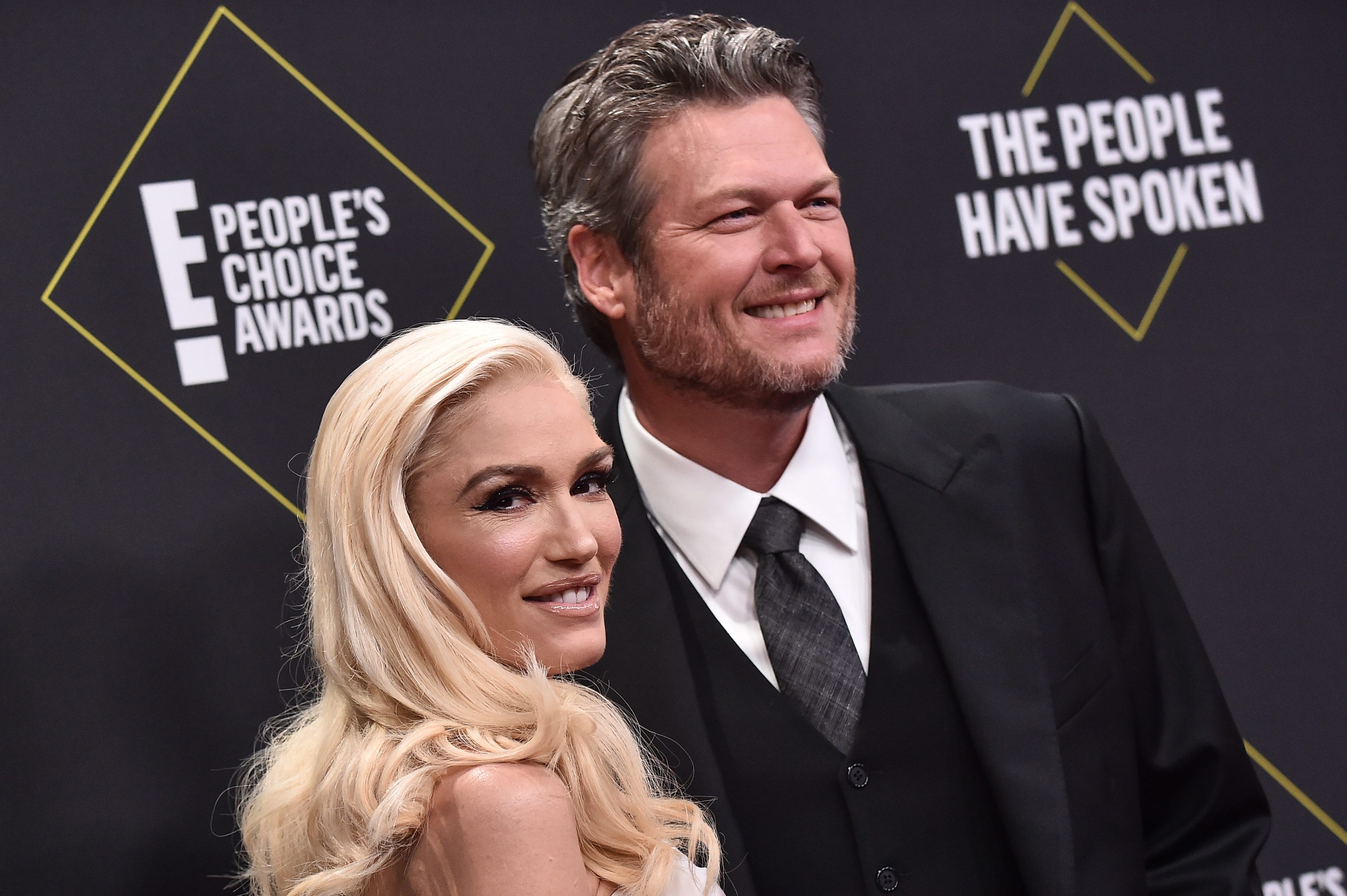 Gwen Stefani Is Joined By Blake Shelton To Perform Don T Speak On Their Honeymoon Tour Country 105