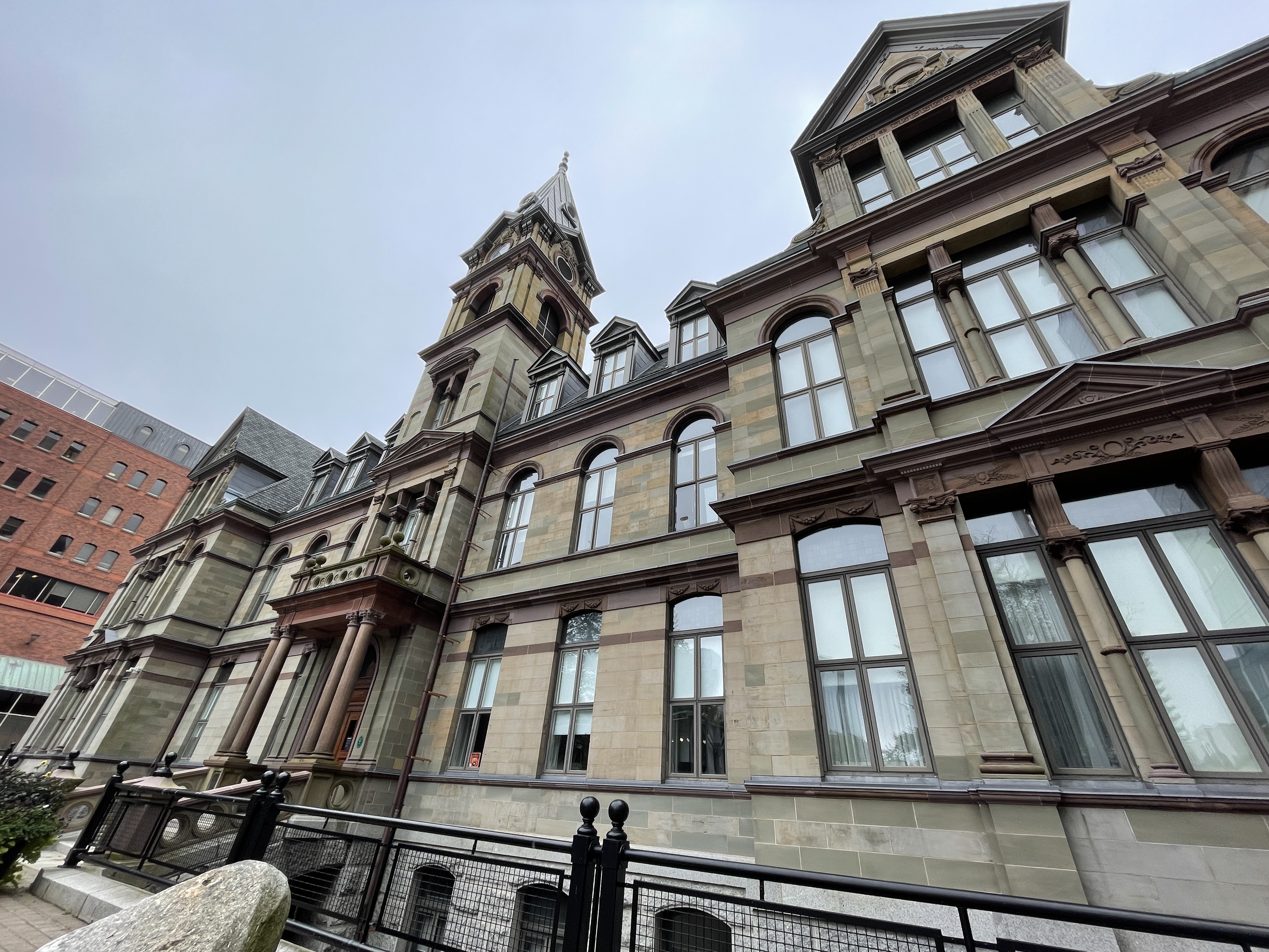 Съветниците на Халифакс казват че получават внимание от жителите които