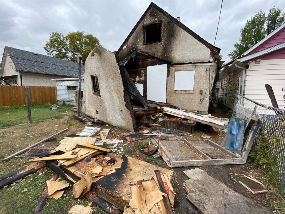 The scene on Redwood Avenue.