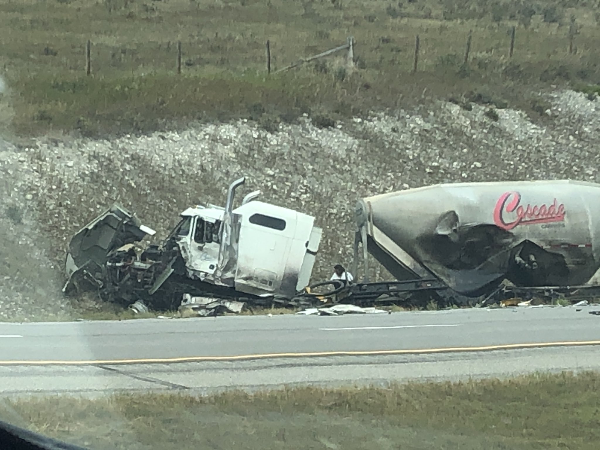 2 Killed After Crash Between Car, Semi And Cube Vans On Highway 1 Near ...