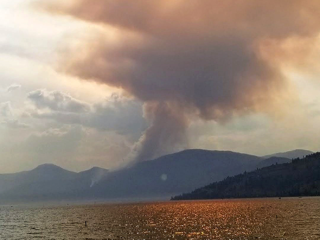 Smoke rises from the White Rock Lake wildfire on Wednesday, Aug. 25, 2021.