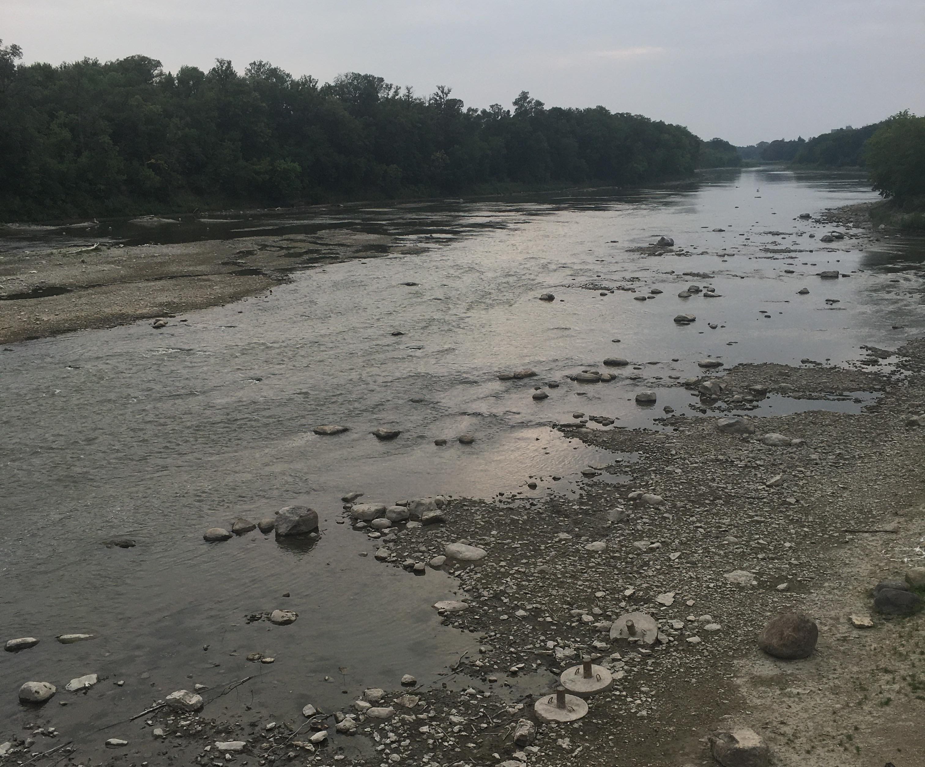 Екипите на пожарната служба в Уинипег спасиха човек от реката