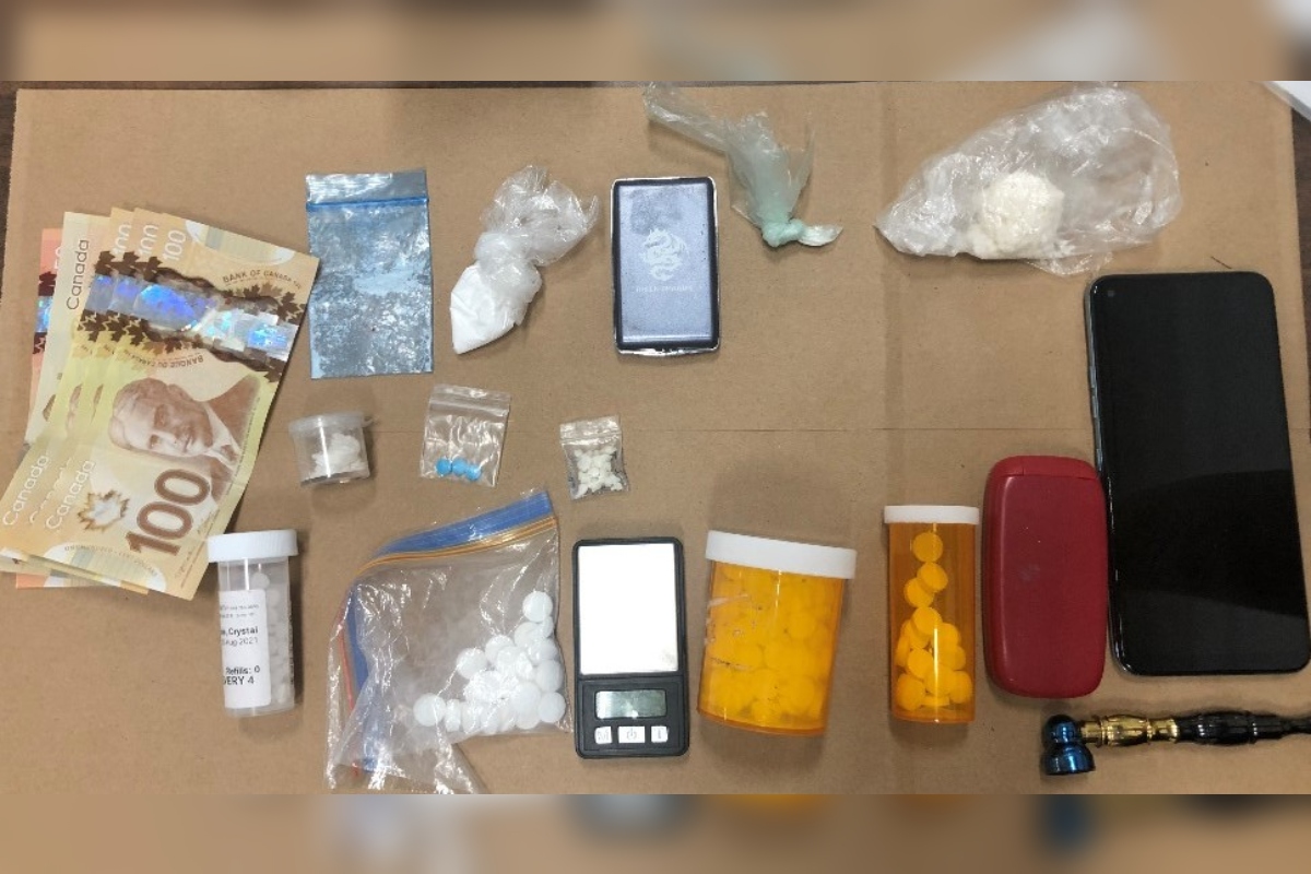 Guelph police seized over $2,500 in illegal drugs during a traffic stop. 