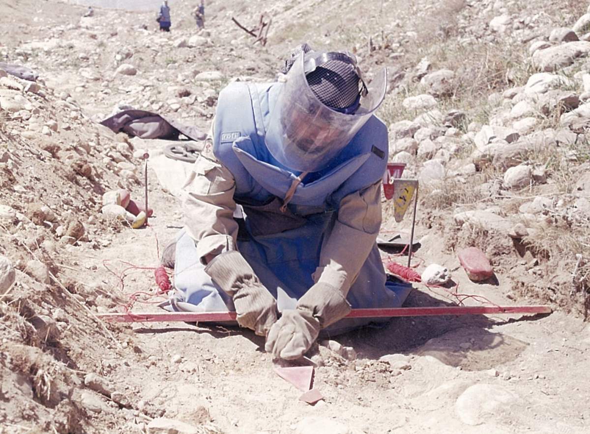 Kevin Weedmark demining in Afghanistan. (2004)
