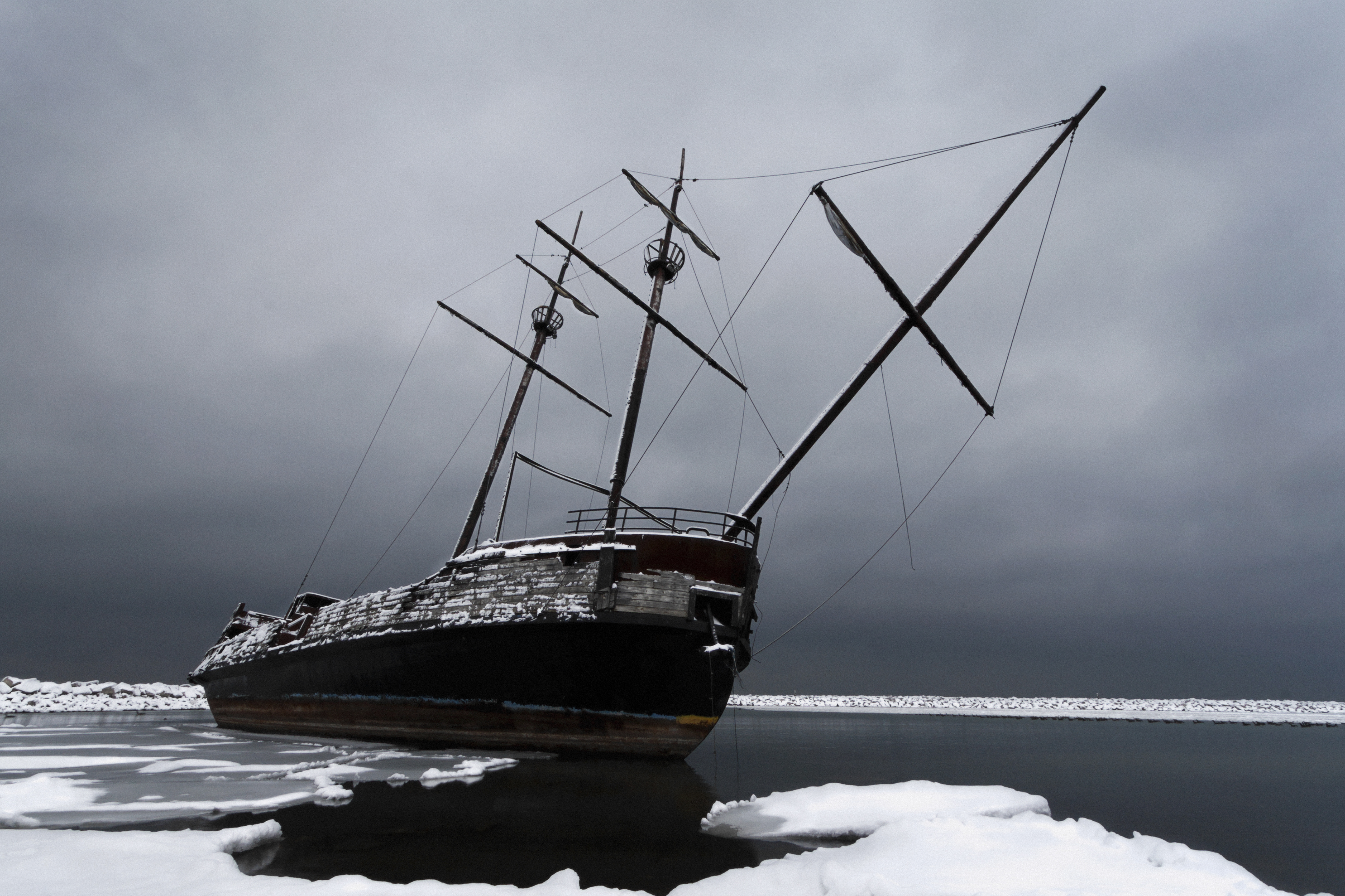 Strange things out there': Inside Lake Ontario's 'Bermuda Triangle