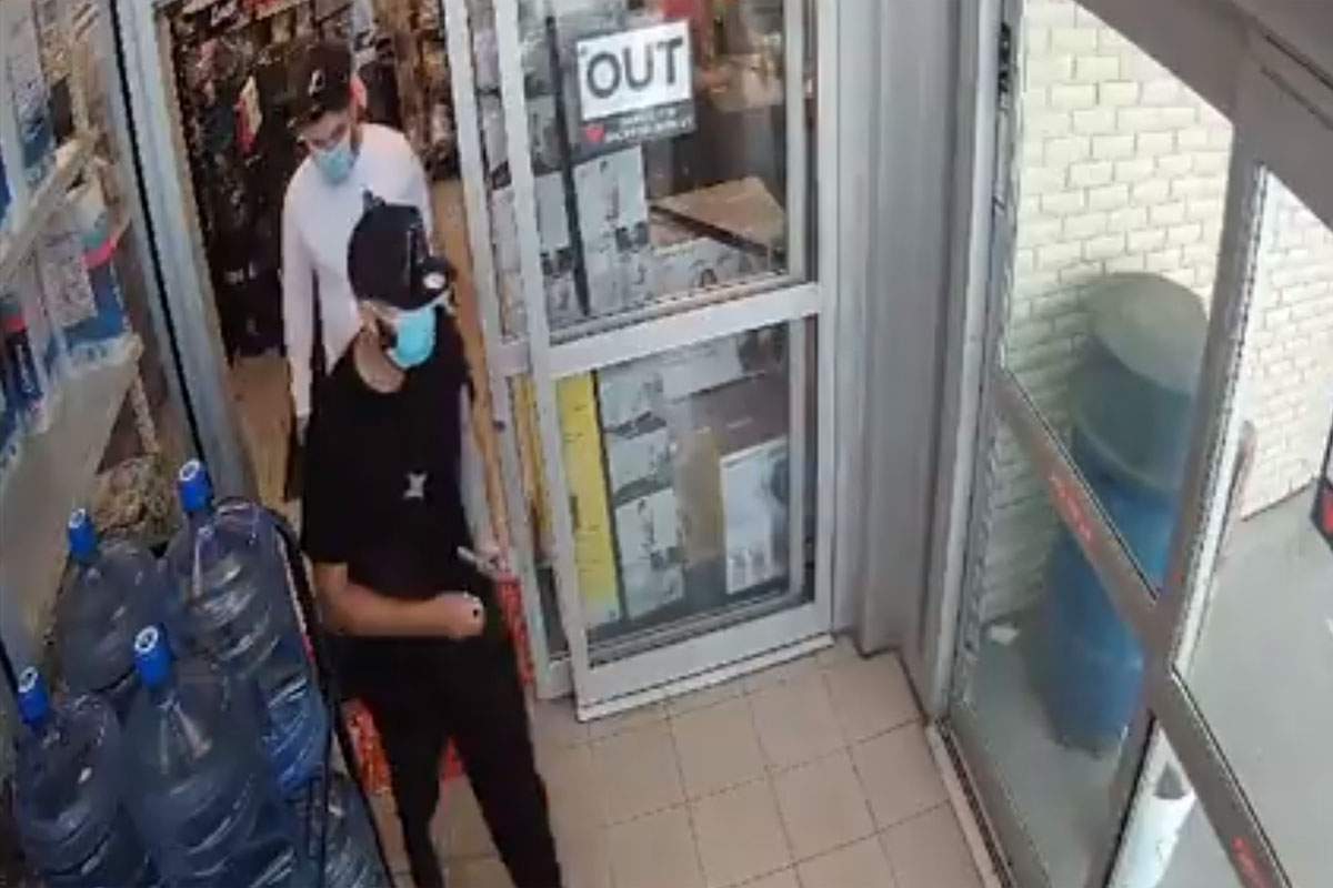 Waterloo Regional Police believe these men are connected to a recent shooting in Kitchener.
