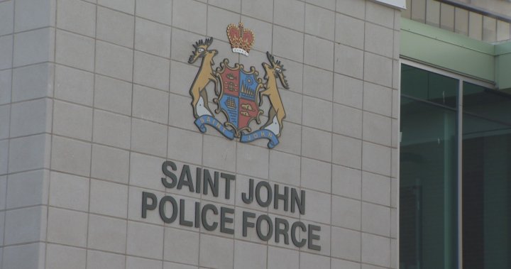 Полицията в Сейнт Джон, N.B., казва, че мъж е починал