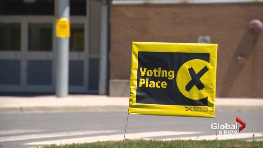 An Elections Canada voting place sign. 