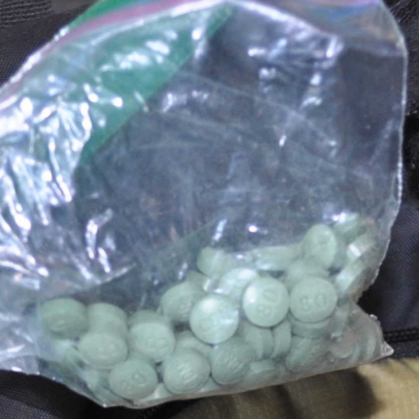 Mounties say the illicit pills with a greenish tinge resembling oxycodone tablets, locally known as "green beans," could be making their rounds in Oxford House and Shamattawa. RCMP say the pills may not look exactly like they do in this picture.