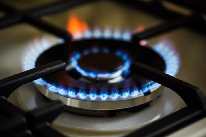 Manitobans to see gas bills go down after PUB approval