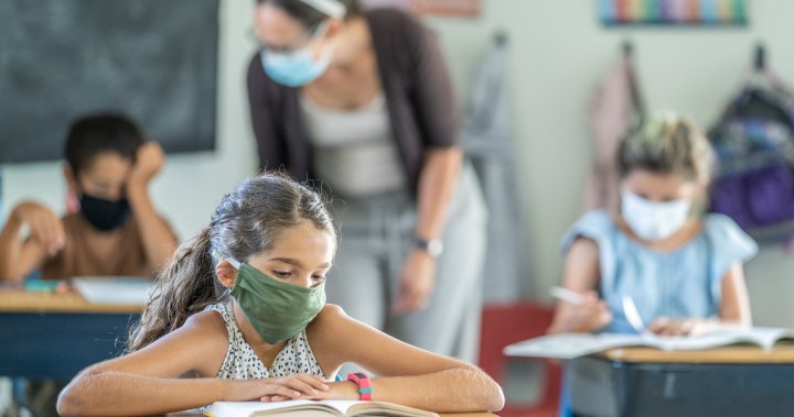 Asosiasi Guru Alberta berharap vaksin Pfizer untuk anak-anak akan memperlancar tahun ajaran yang bergelombang