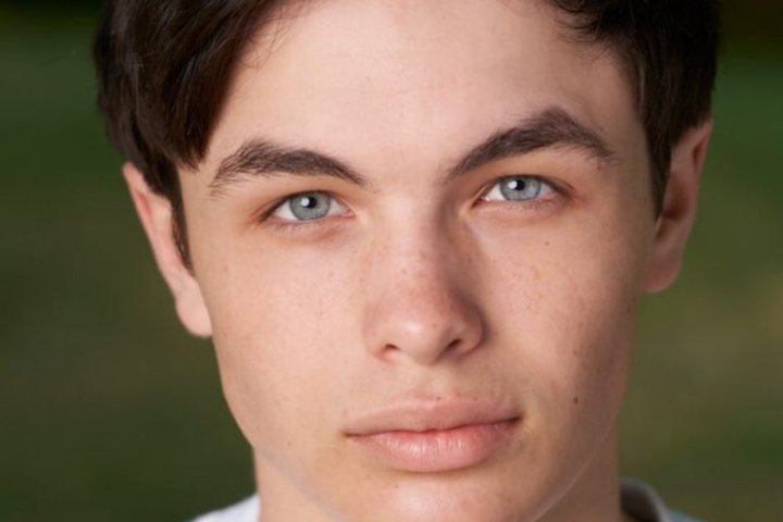 Mother of deceased teen actor Logan Williams says B.C. children’s ministry failed her son