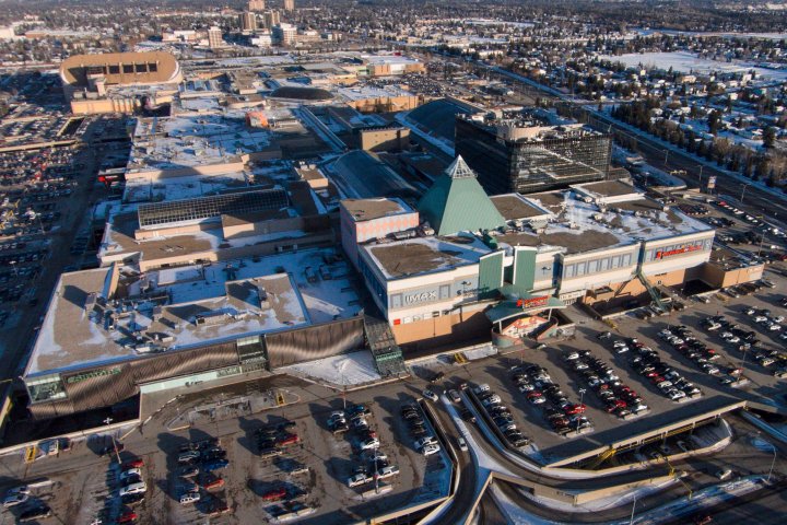 2 stabbed during fight involving 6 males at West Edmonton Mall