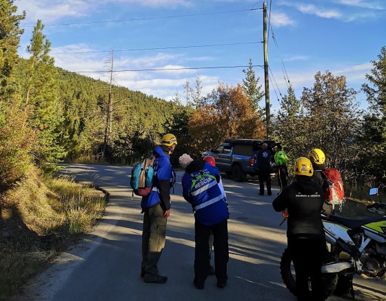 Central Okanagan Search and Rescue attended Bear Creek for a car down an embankment rescue. 