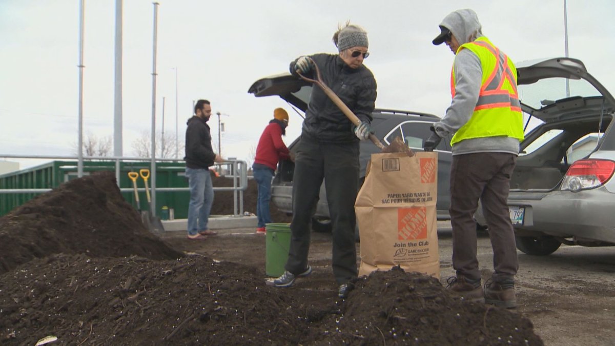 Instead of rotting in the landfill, some 440,000 kilograms of food waste is instead being turned into high quality compost, thanks to a Winnipeg composting pilot program.