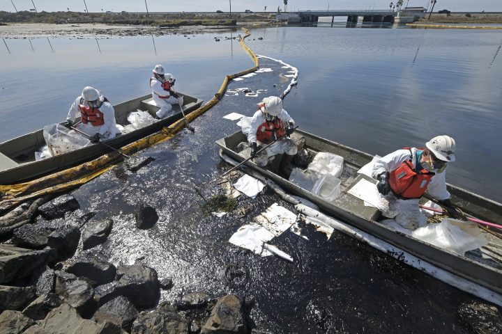 Mayor Calls 3,000 Barrel California Oil Spill ‘environmental ...