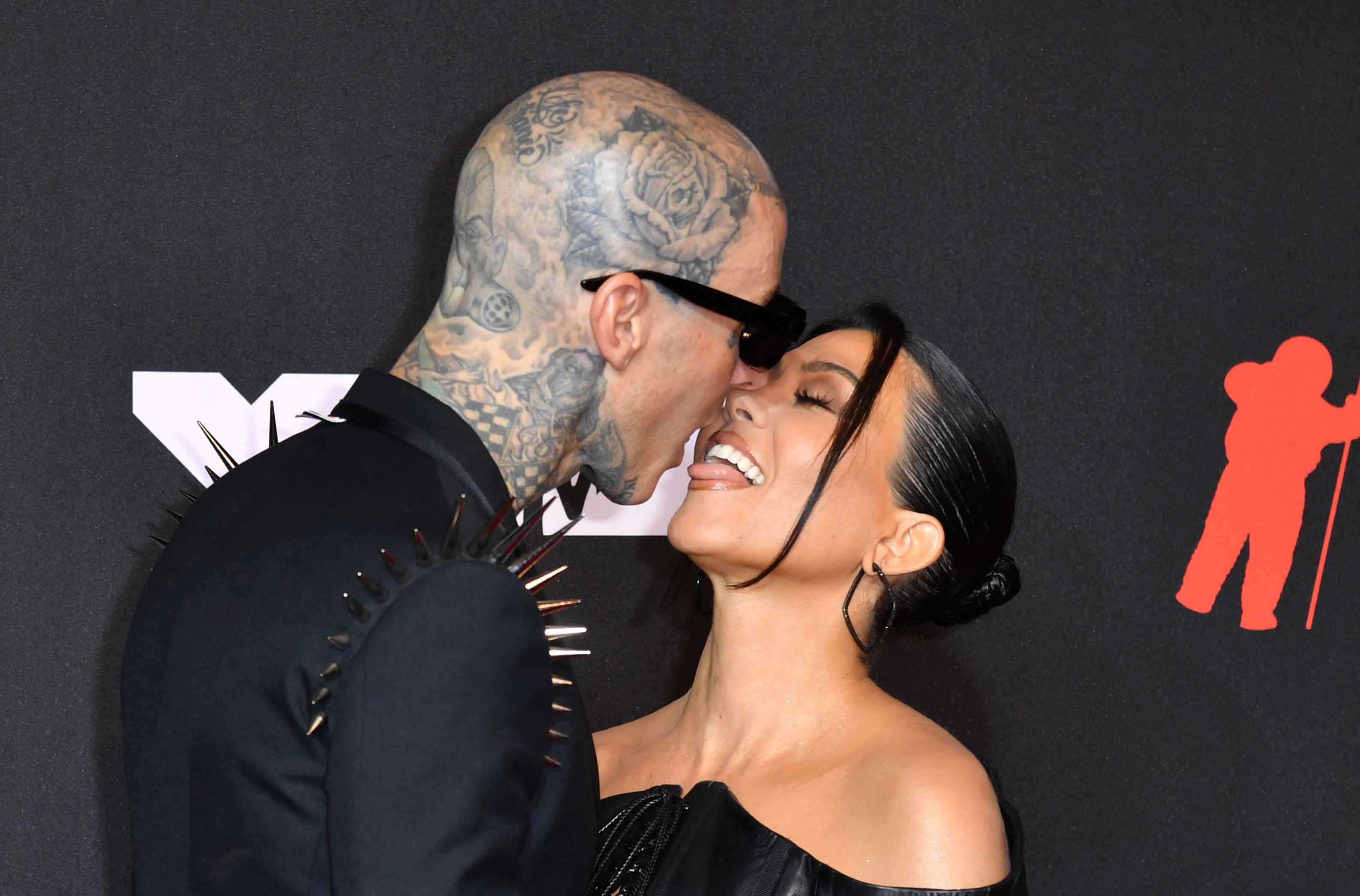 Kourtney Kardashian Blink 182 drummer Travis Barker engaged