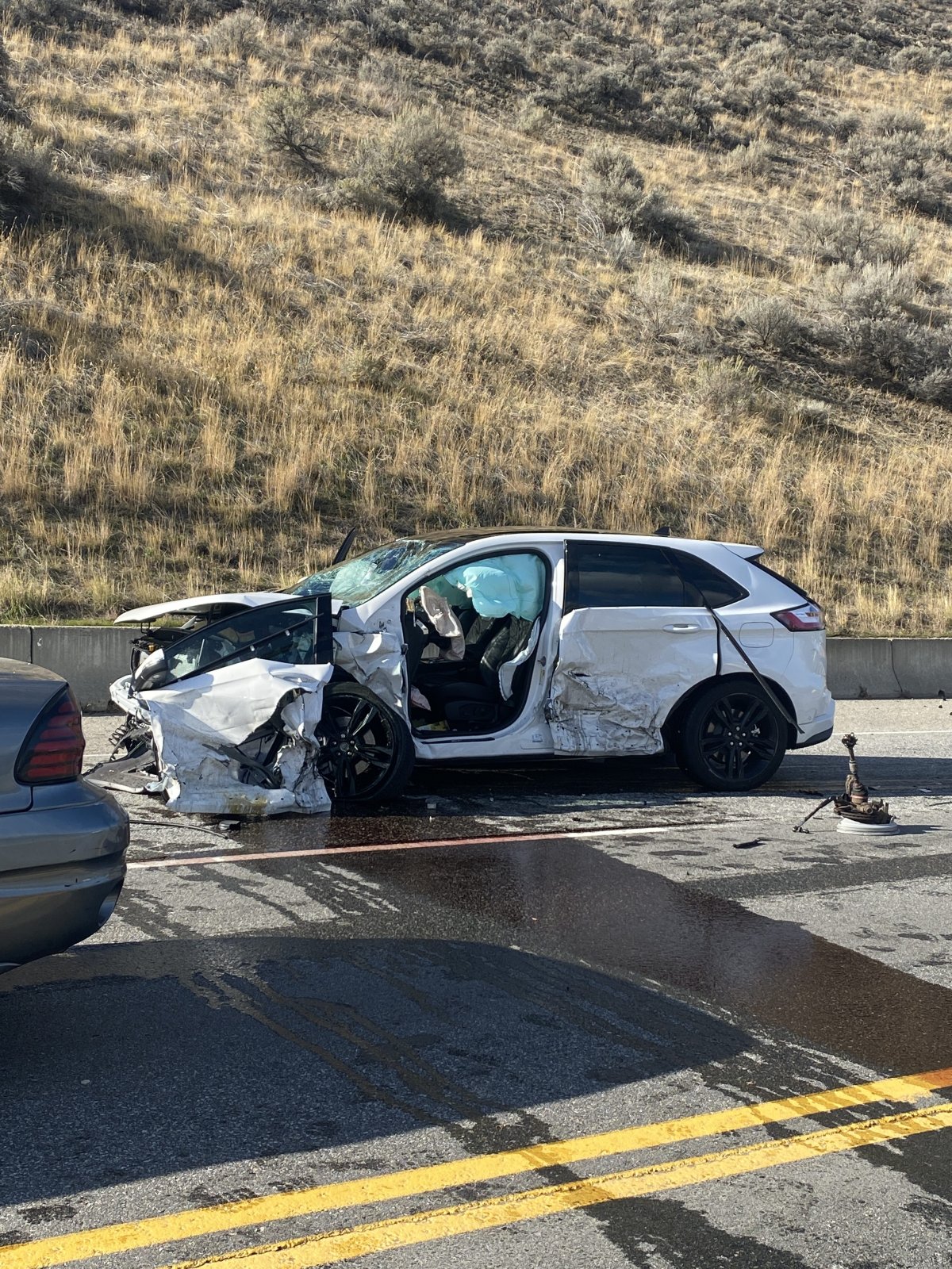 One person killed in crash that closed highway south of Penticton