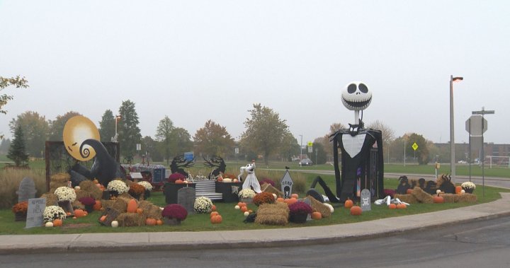 Vaudreuil-Dorion turns heads with Tim Burton-inspired spooky Halloween display