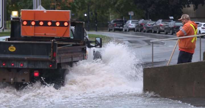 Heavy rainfall leads to flooding across Kingston, Ont.