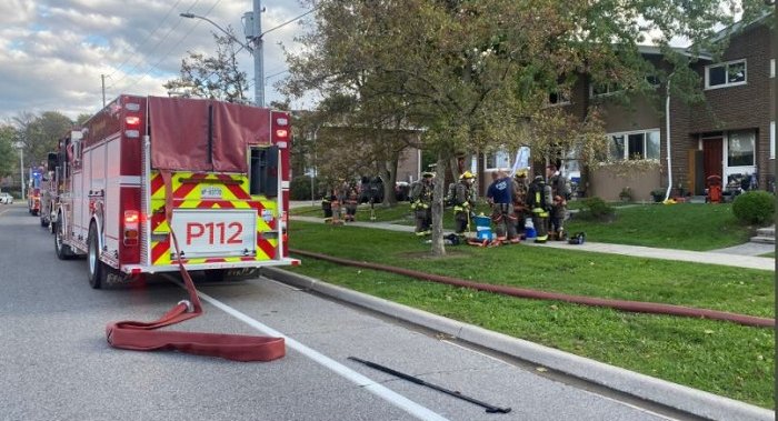 Woman pulled from Mississauga house fire dies in hospital: police