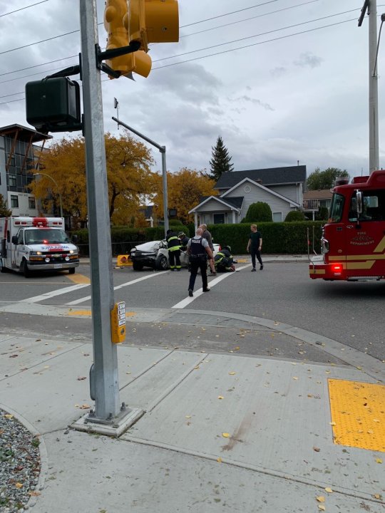 Severe car crash closes downtown Kelowna intersection Okanagan