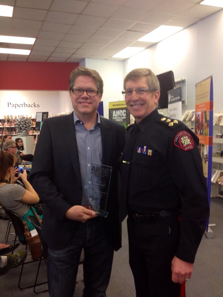 Darren Lund with former police chief Rick Hansen.