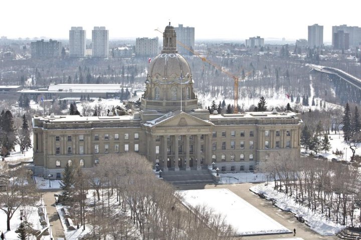 Alberta NDP vows to protect public health care as fall sitting reconvenes