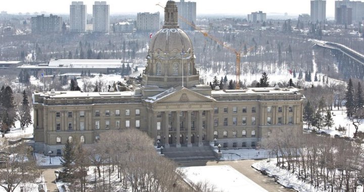 Alberta NDP vows to protect public health care as fall sitting reconvenes