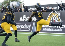 Continue reading: Linebacker Simoni Lawrence re-signs with Hamilton Tiger-Cats