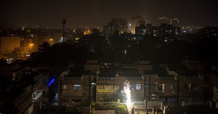 New Delhi mengalami kualitas udara terburuk tahun 2021 setelah perayaan Diwali yang dipenuhi kembang api – Nasional