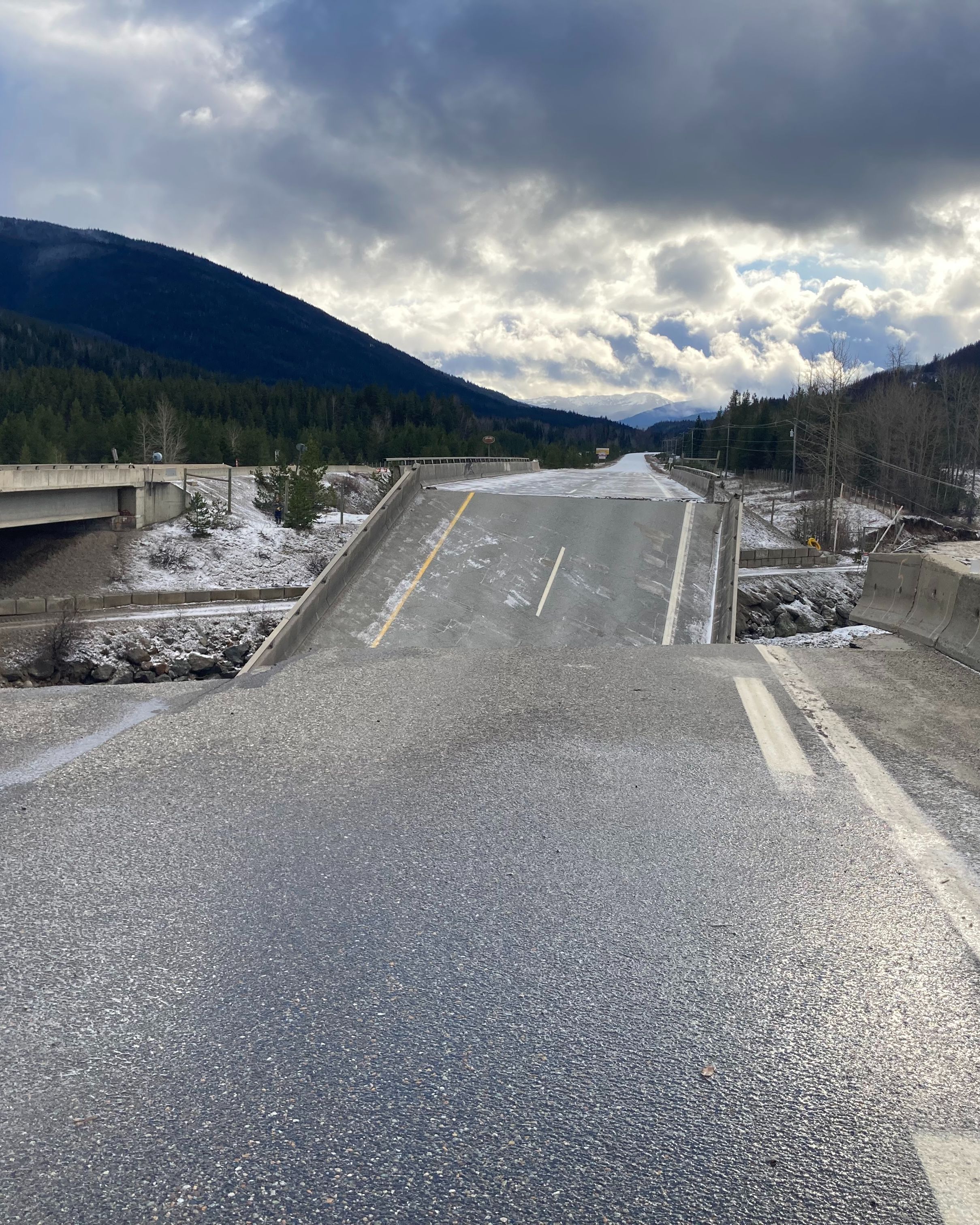 New Photos Of Coquihalla Highway Flood Damage Released | Globalnews.ca