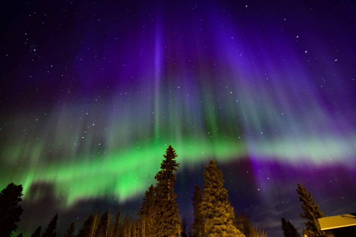 An aurora borealis spotted in Winfield, Alta. on Thursday, Nov. 4, 2021.