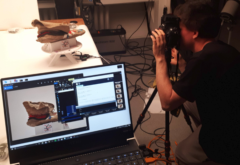 Photographing and creating a 3D image of a Piikani Moccasin
